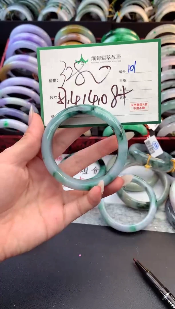 未镶嵌定制翡翠三*毛货需精细抛光+多人