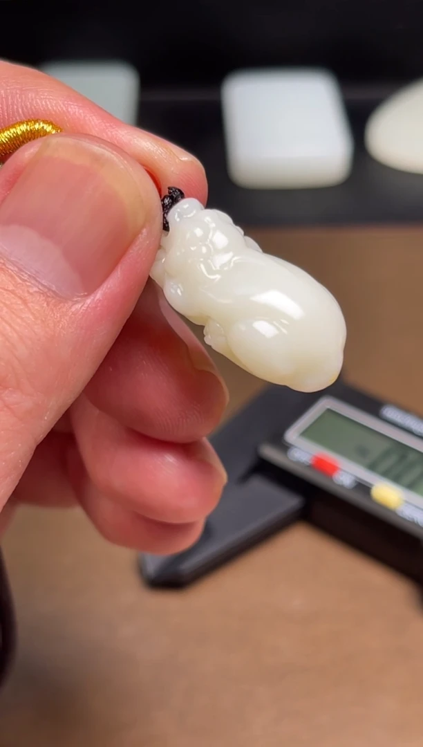 和田玉未镶嵌颈饰10