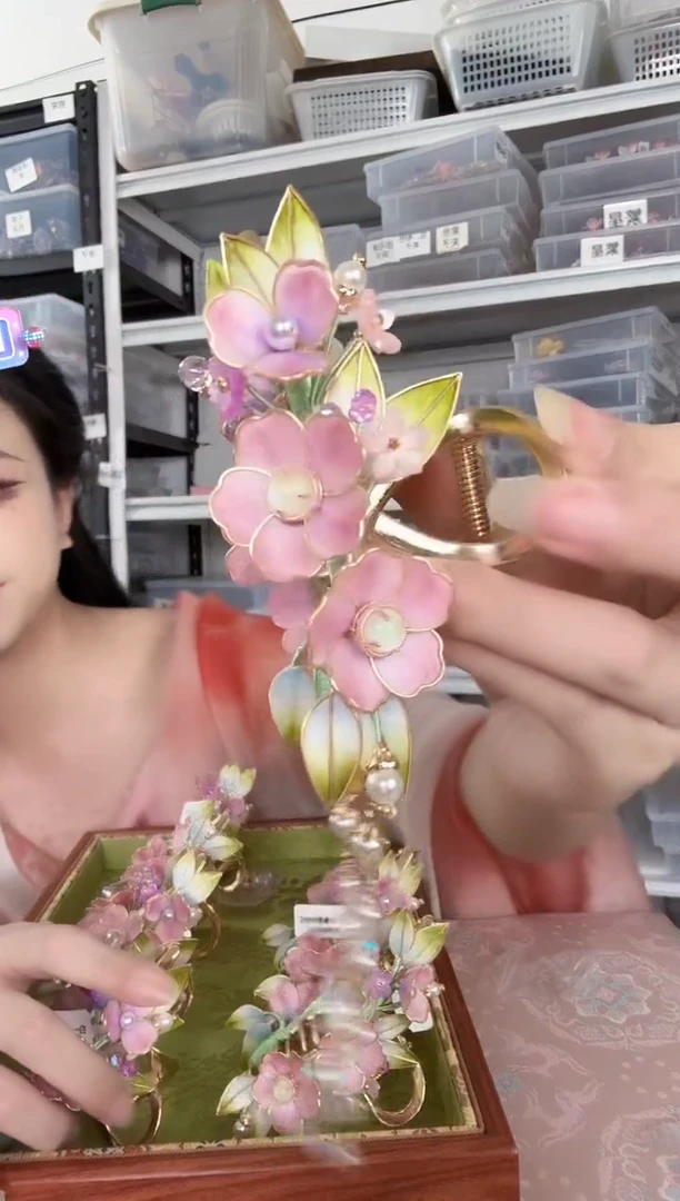 铜合金无 819 绒花大抓夹 带两条流苏