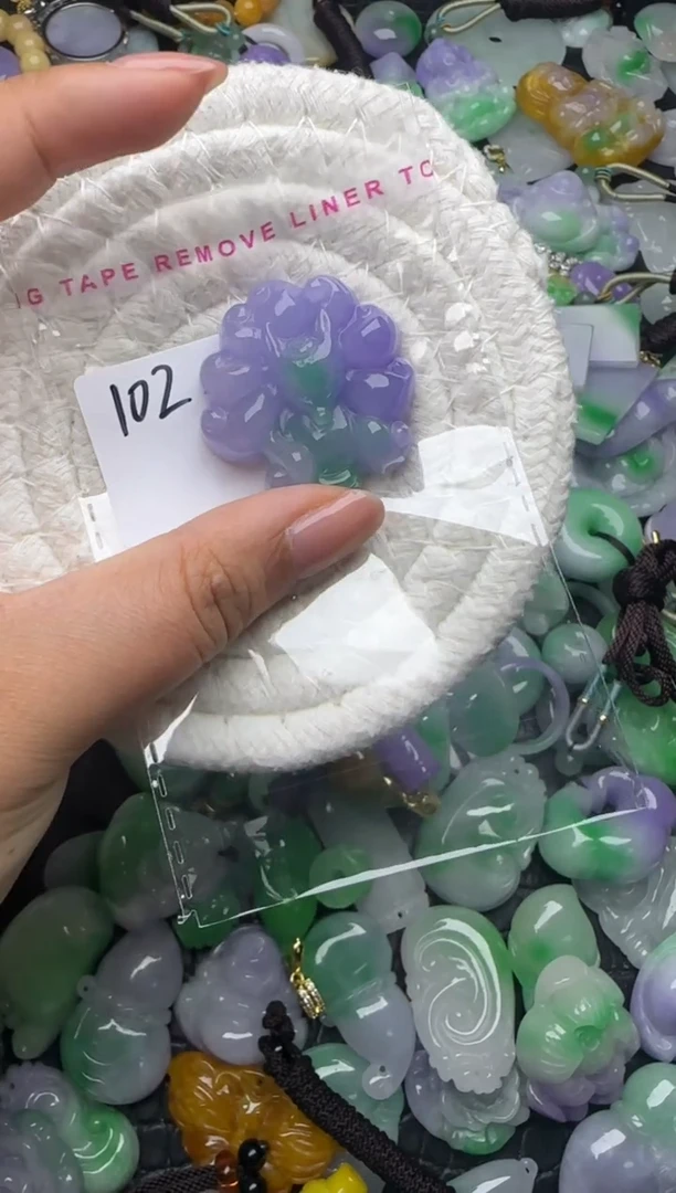 颈饰未镶嵌翡翠缅甸翡翠吊坠