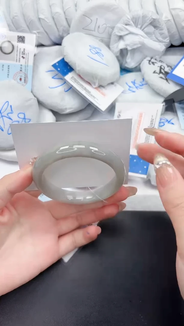 和田玉手镯未镶嵌202-58.4YZ