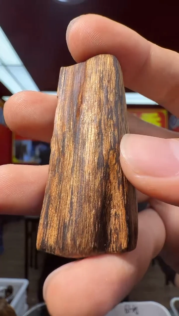 沉香手把件w42海南多样性发一