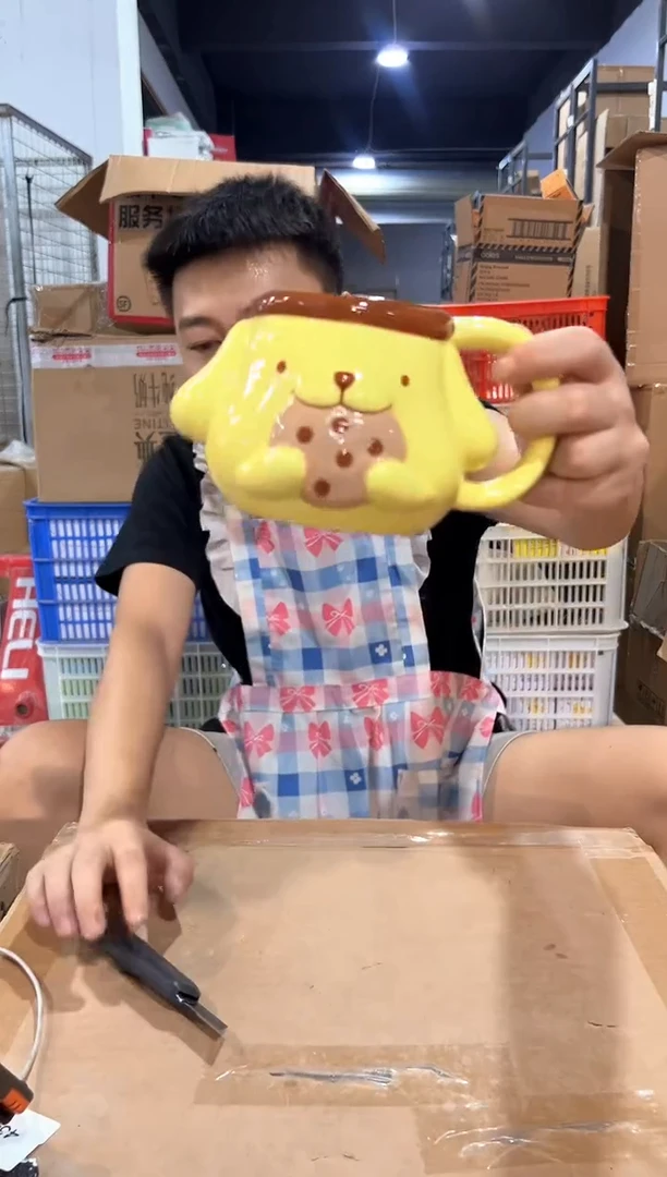 瓷片布丁狗吃饼干水杯