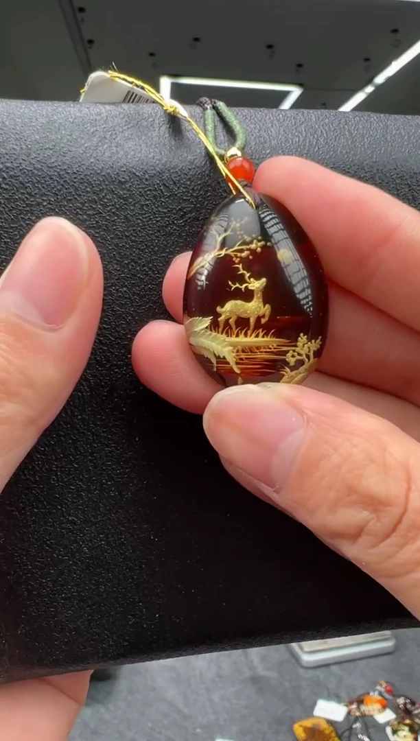 未镶嵌颈饰琥珀一鹿有你