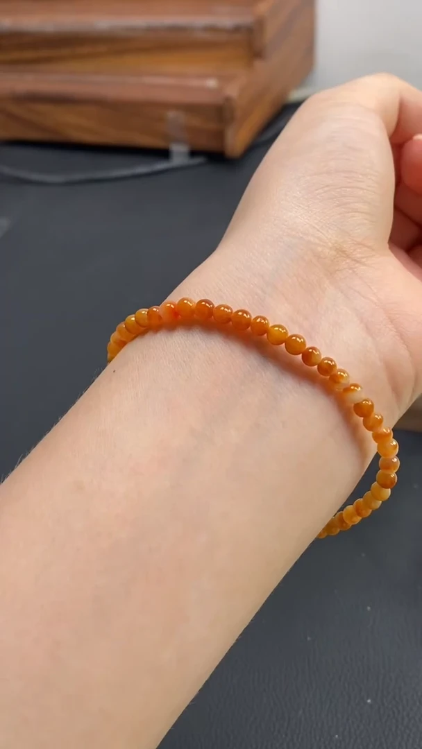 定制翡翠未镶嵌天然红圆珠珠手串