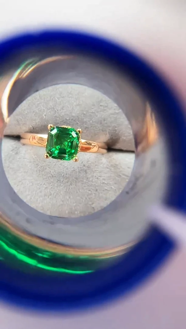 主播定制链接 绿色正方戒指2ct 定制圈口