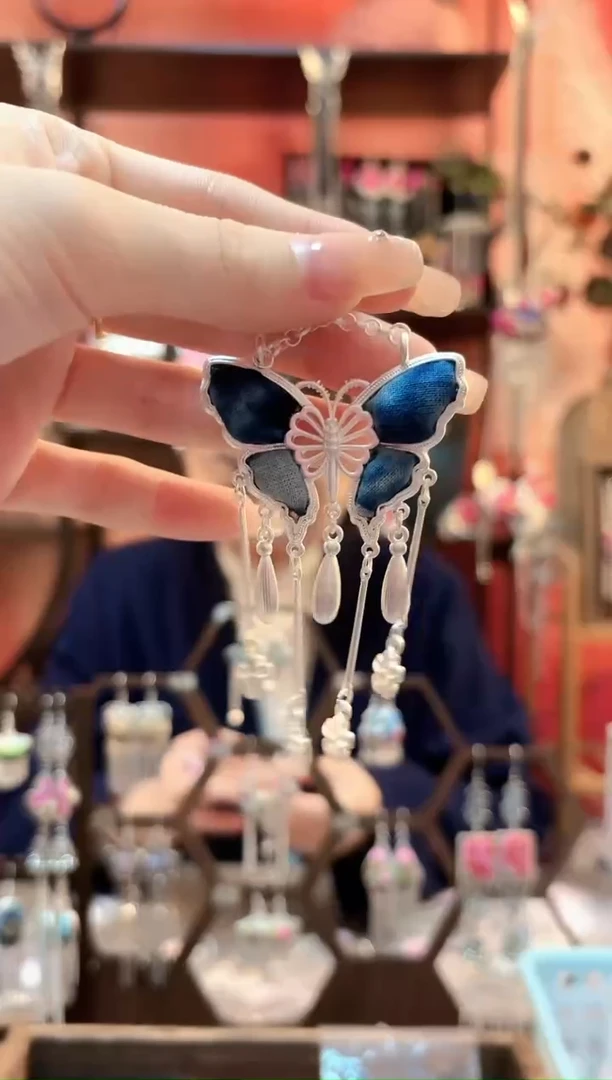 织绣云织谣民族风精美饰品   274