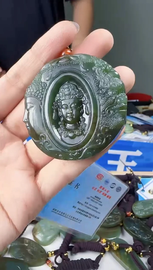和田玉未镶嵌颈饰1