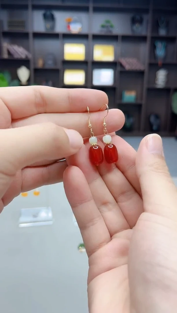 银S925镶嵌耳饰玛瑙/玉髓335000