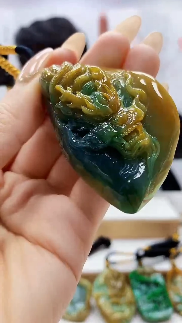 未镶嵌定制翡翠5060ty-毛货挂件155