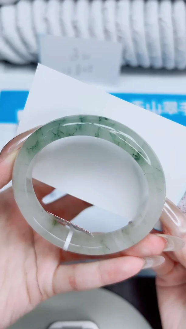 未镶嵌手镯石英质玉320/58