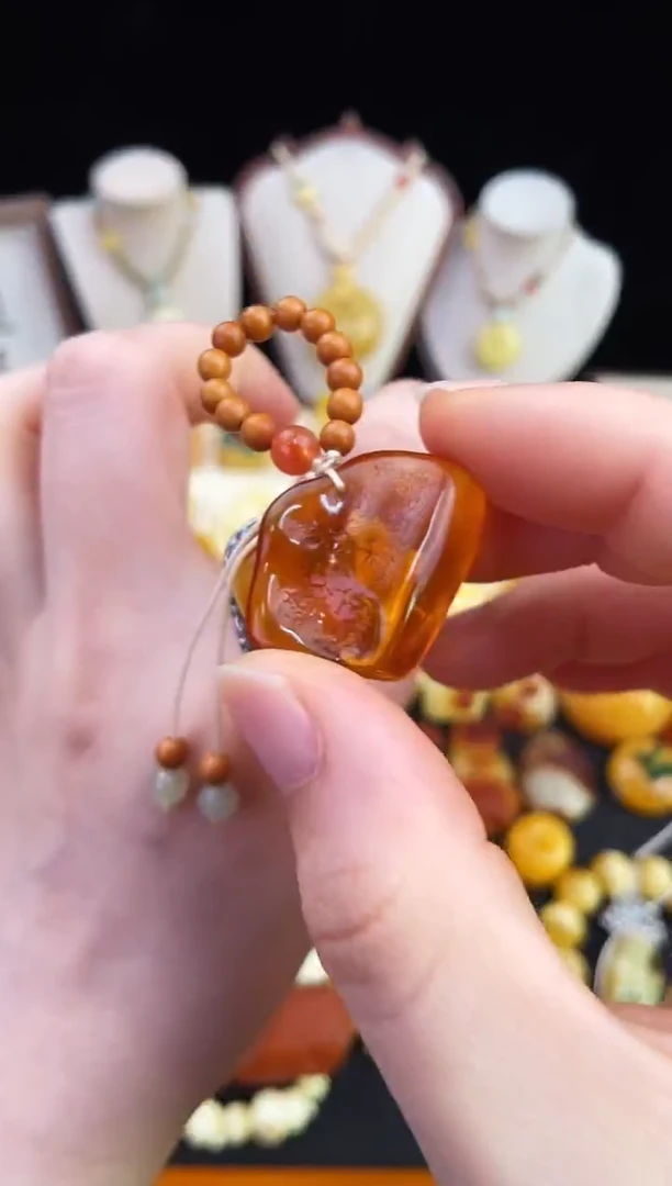 琥珀未镶嵌珠宝奇石柒月