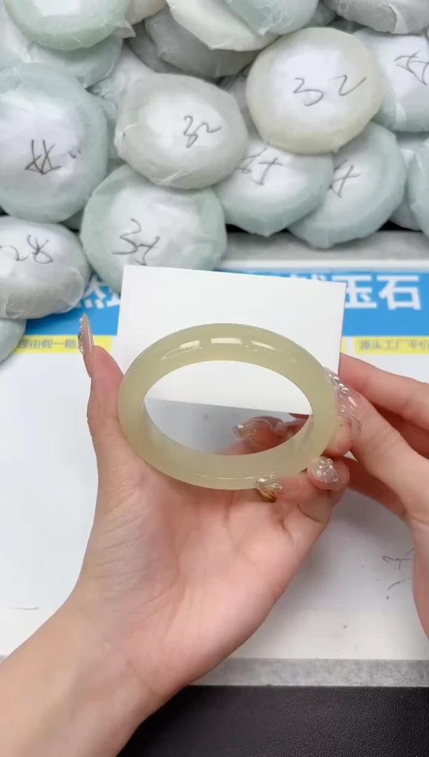 未镶嵌手镯石英质玉231-60.6