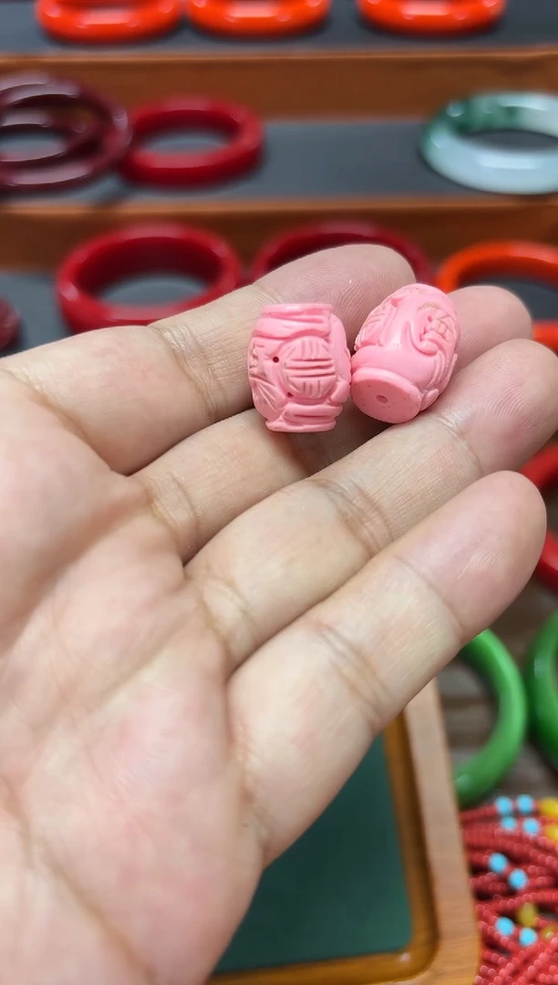 M171号粉色桶珠雕刻单珠