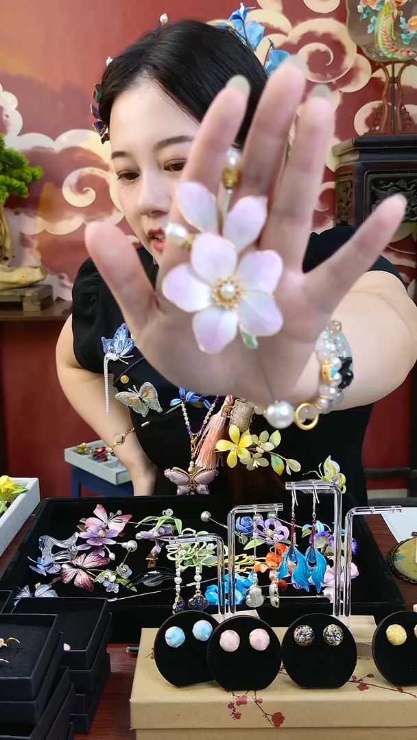 刺绣纯手工非遗绒花