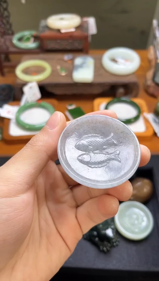 未镶嵌和田玉把件新疆料 鱼