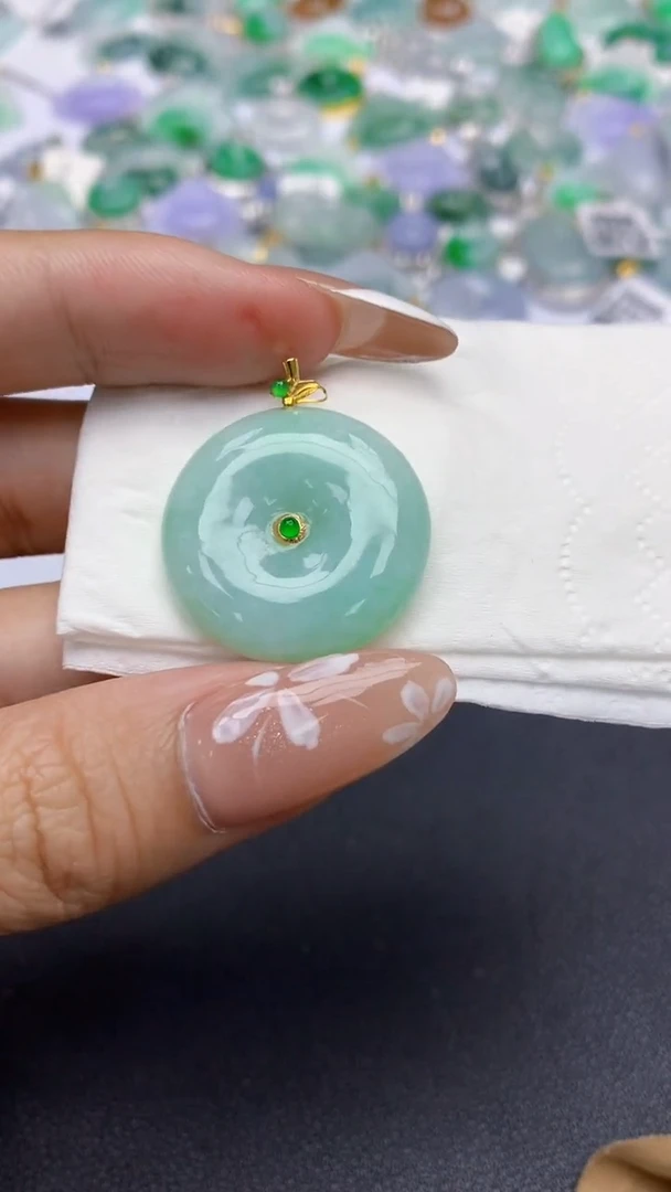 颈饰18K金镶嵌翡翠天然缅甸a货翡翠百元以上9元证书费自理