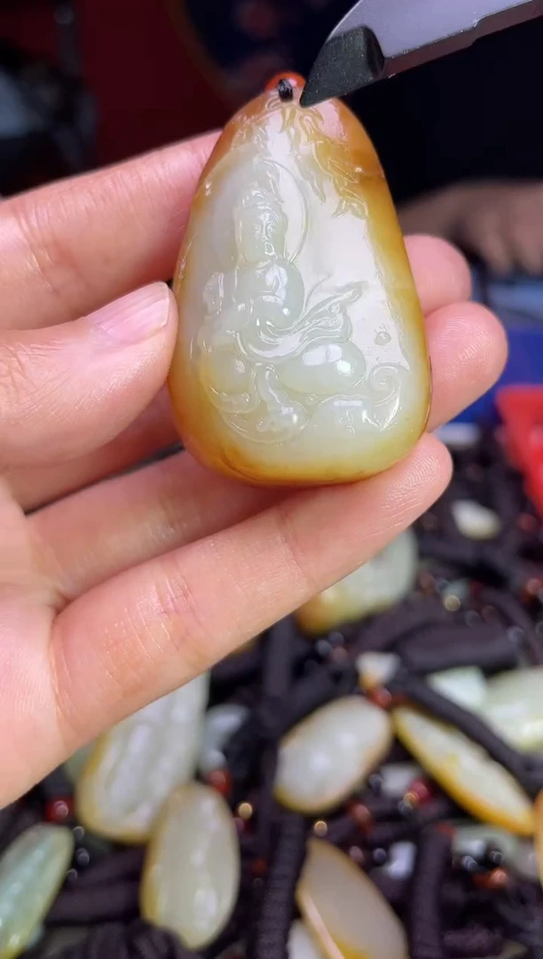 未镶嵌和田玉挂件1