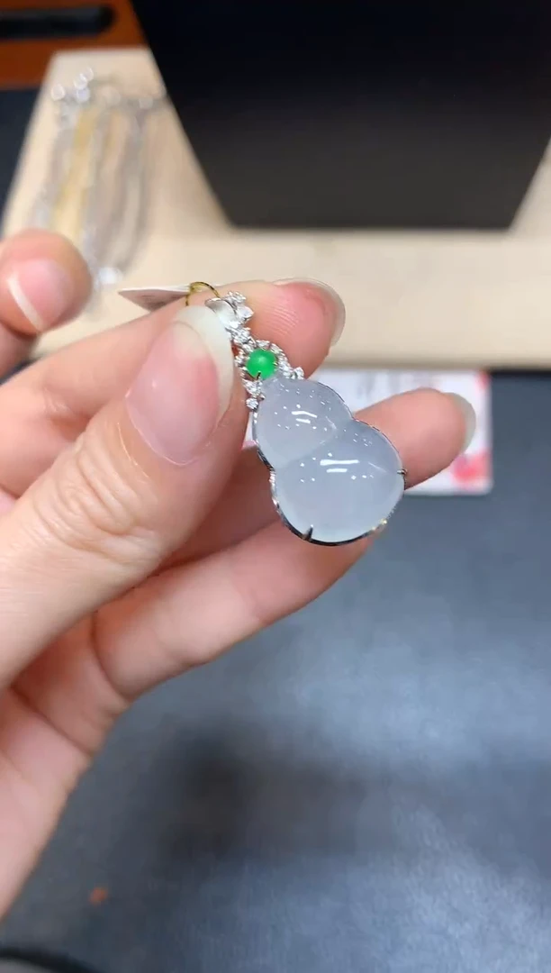 【闪购商品】翡翠颈饰18K金镶嵌【无鉴赏期