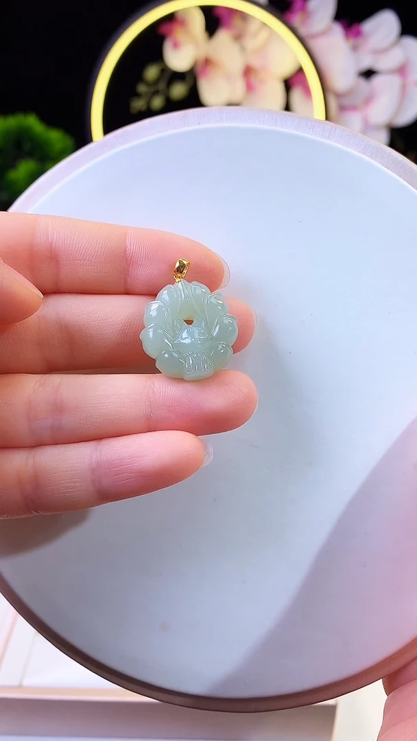 吊坠(赠链)18K金镶嵌和田玉J**e1