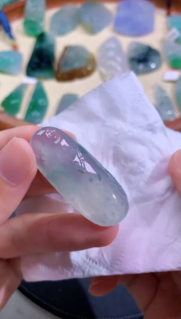 颈饰未镶嵌翡翠