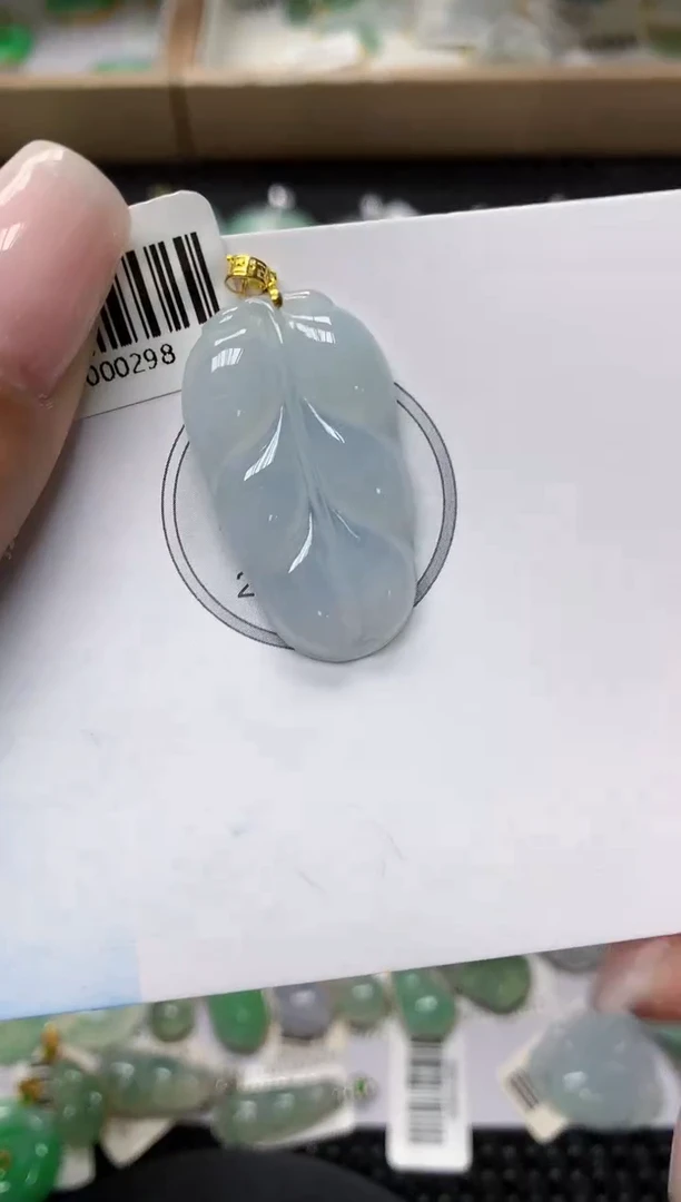 颈饰18K金镶嵌翡翠1111111111
