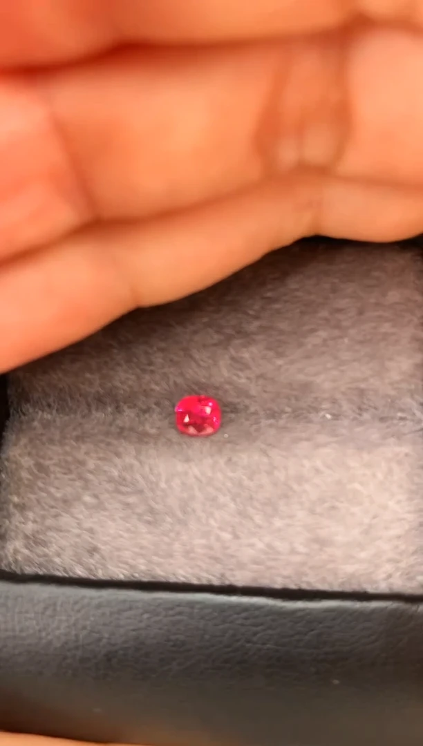 未镶嵌裸石定制尖晶石枕型 绝地 0.48ct