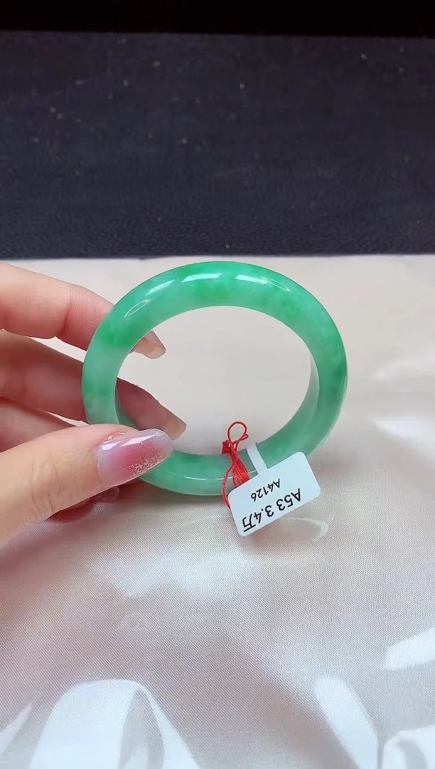 【闪购商品】翡翠手镯未镶嵌镯子53+