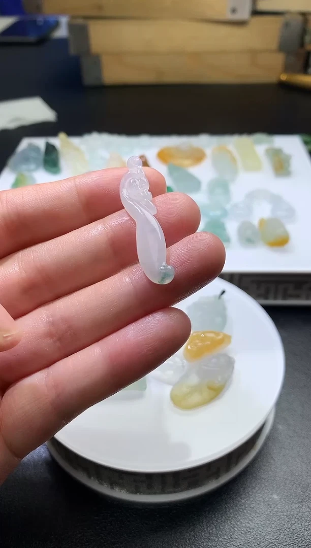 未镶嵌定制翡翠毛货