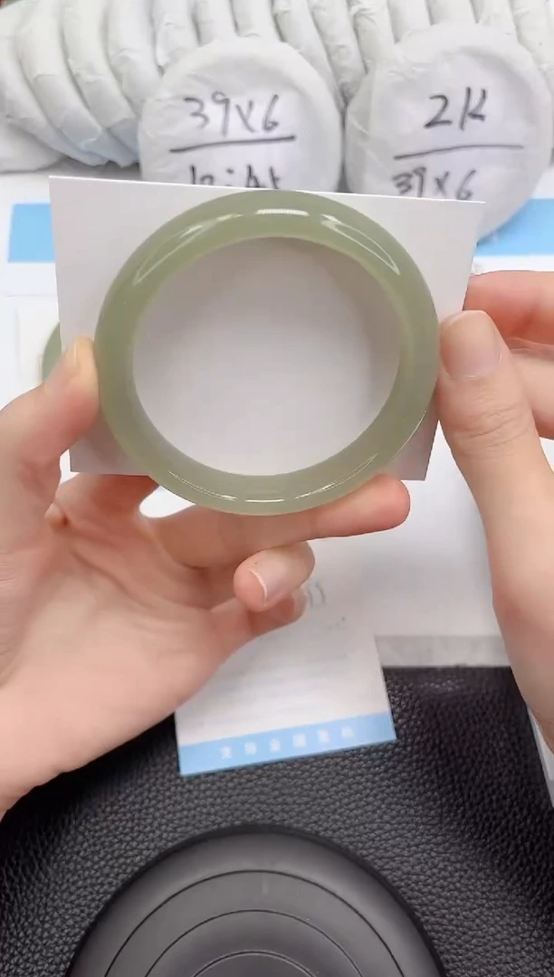 未镶嵌手镯石英质玉65-