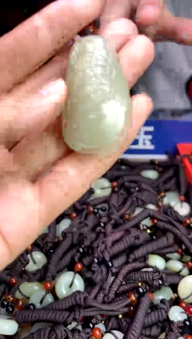 未镶嵌和田玉挂件1