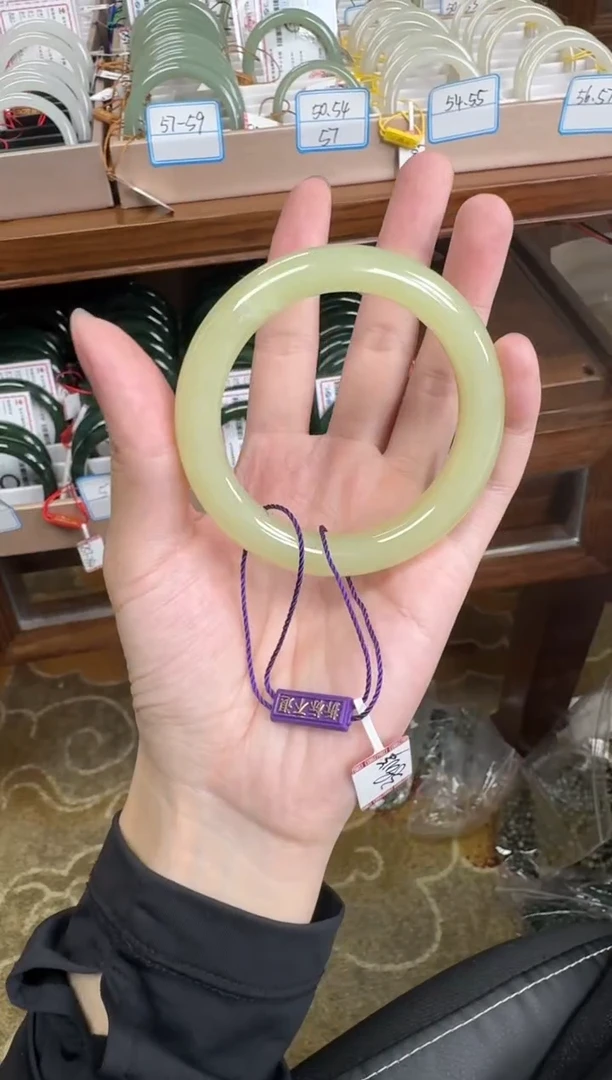 未镶嵌手镯和田玉56