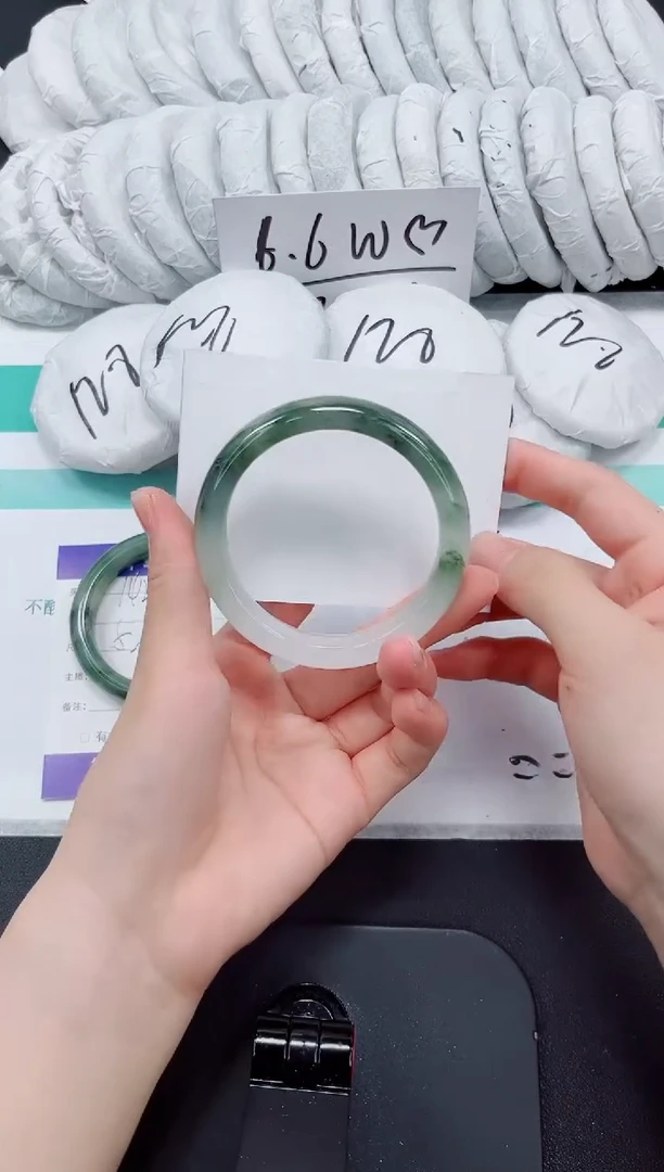 石英质玉手镯未镶嵌143-58