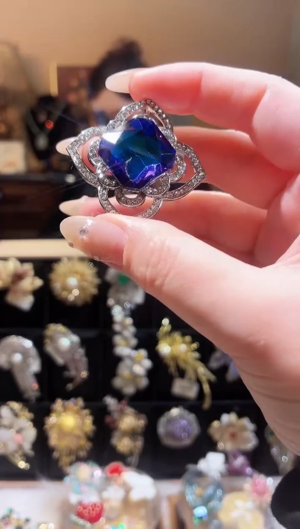 合成立方氧化锆铜合金蓝紫四叶花