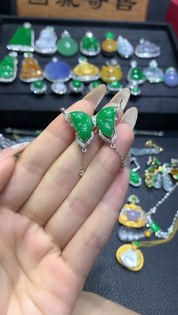 吊坠(不含链)18K金镶嵌翡翠17吊坠不含链