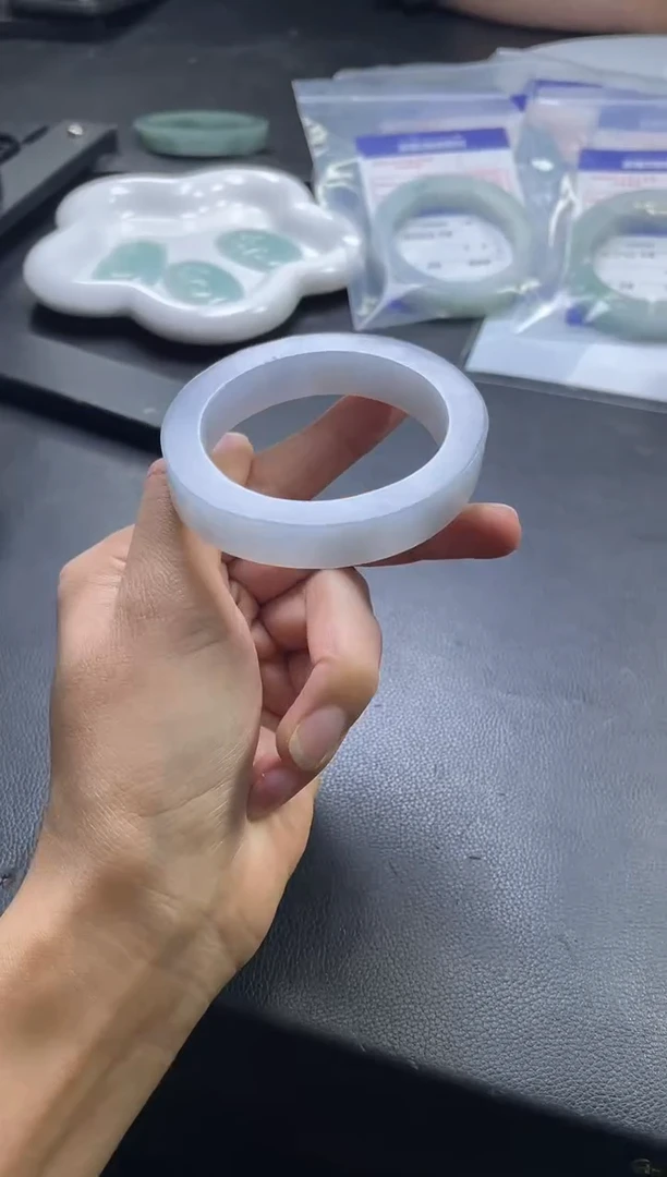 未镶嵌手镯定制翡翠@*手镯