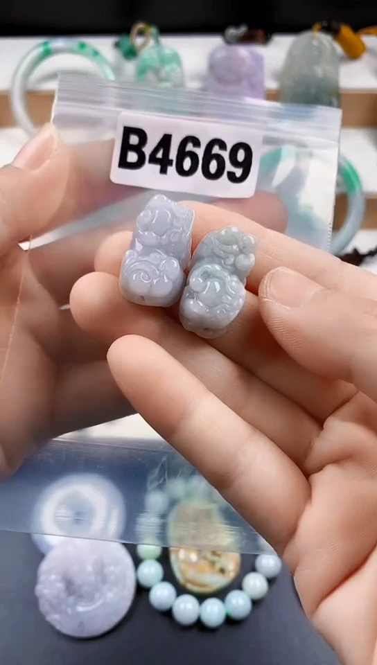 颈饰未镶嵌翡翠天然翡翠吊坠挂饰