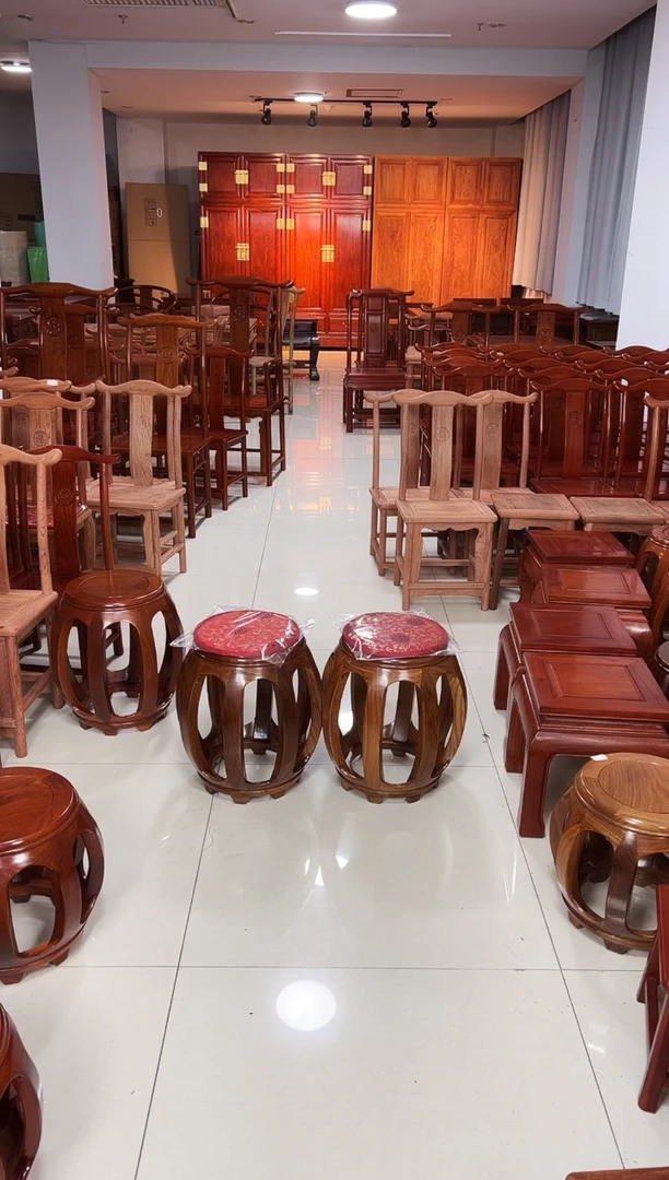 紫檀木类端景台大鼓凳一对本色