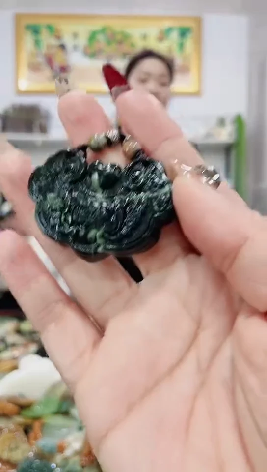 未镶嵌岫玉挂件