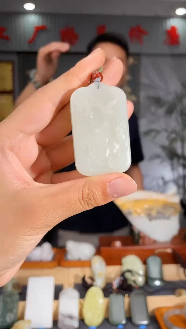 和田玉未镶嵌颈饰1