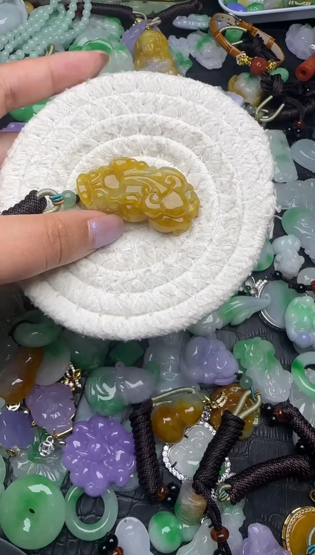 颈饰未镶嵌翡翠缅甸翡翠吊坠