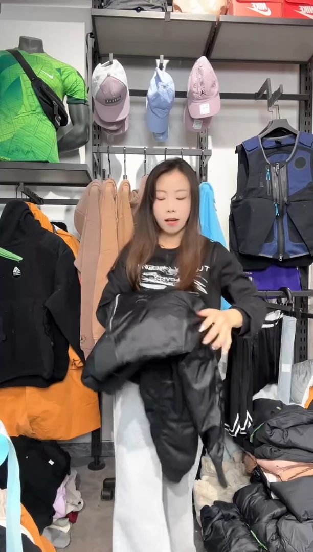 1170编码 瑕疵款直播间过款为准 身高 175 尺码L