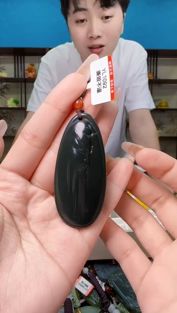 颈饰未镶嵌和田玉多样性发一