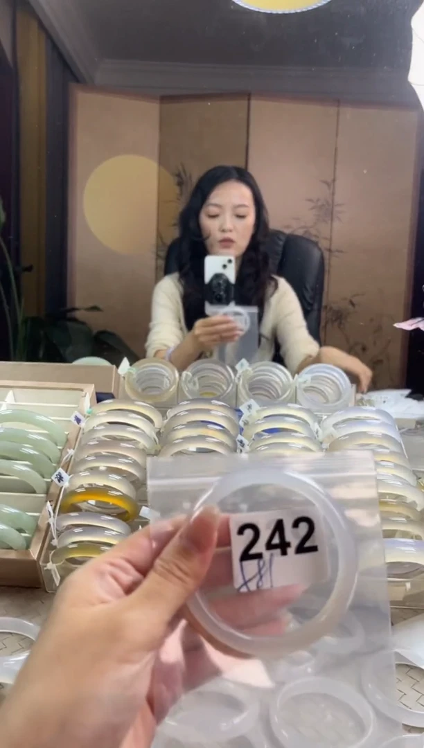 手镯玛瑙/玉髓未镶嵌242