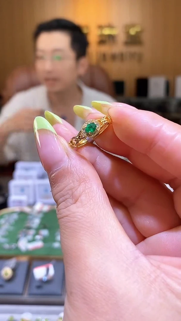 祖母绿戒指银S925镶嵌天然祖母绿戒指