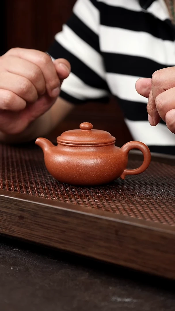 茶壶紫砂红降坡仿古【带矿标证书】