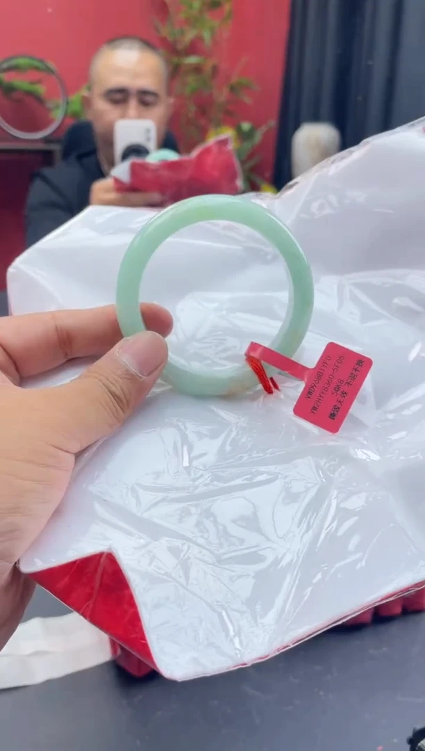 未镶嵌手镯翡翠4