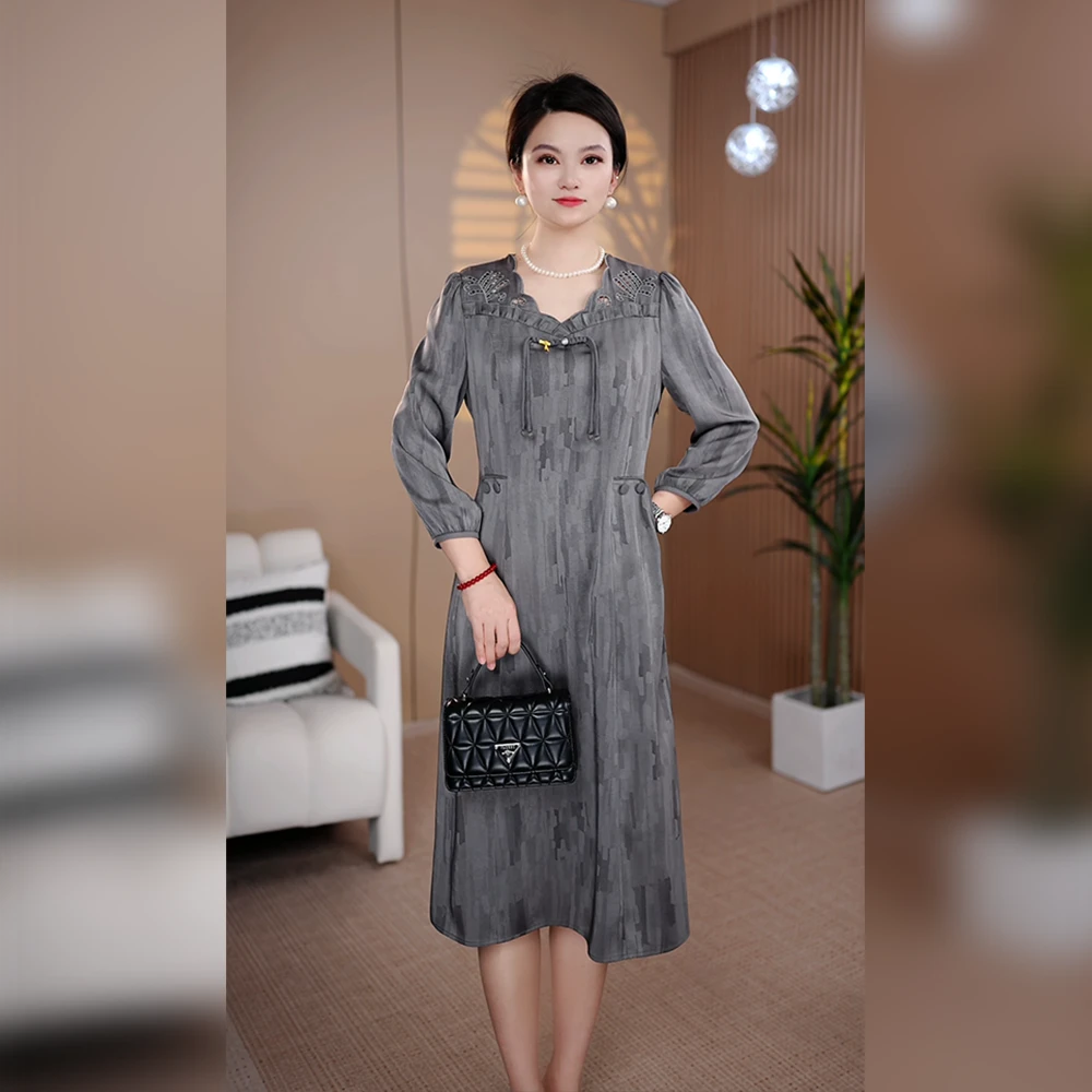 秋季气质九分袖连衣裙女2025新款妈妈装时尚优雅收腰显瘦长裙子