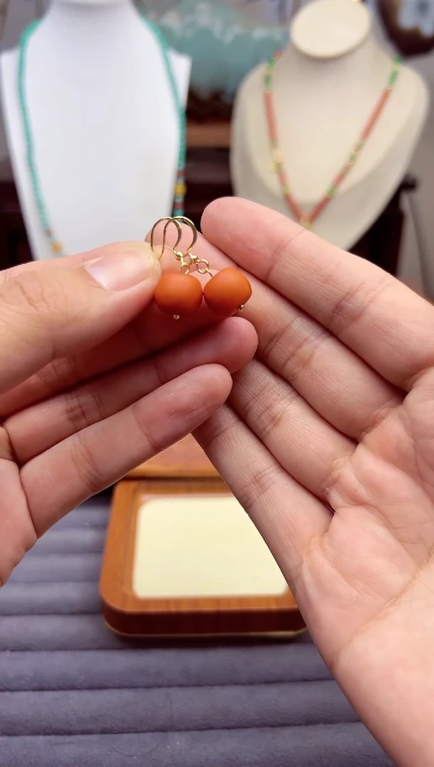 【闪购商品】蜜蜡耳饰14K金镶嵌e67``````