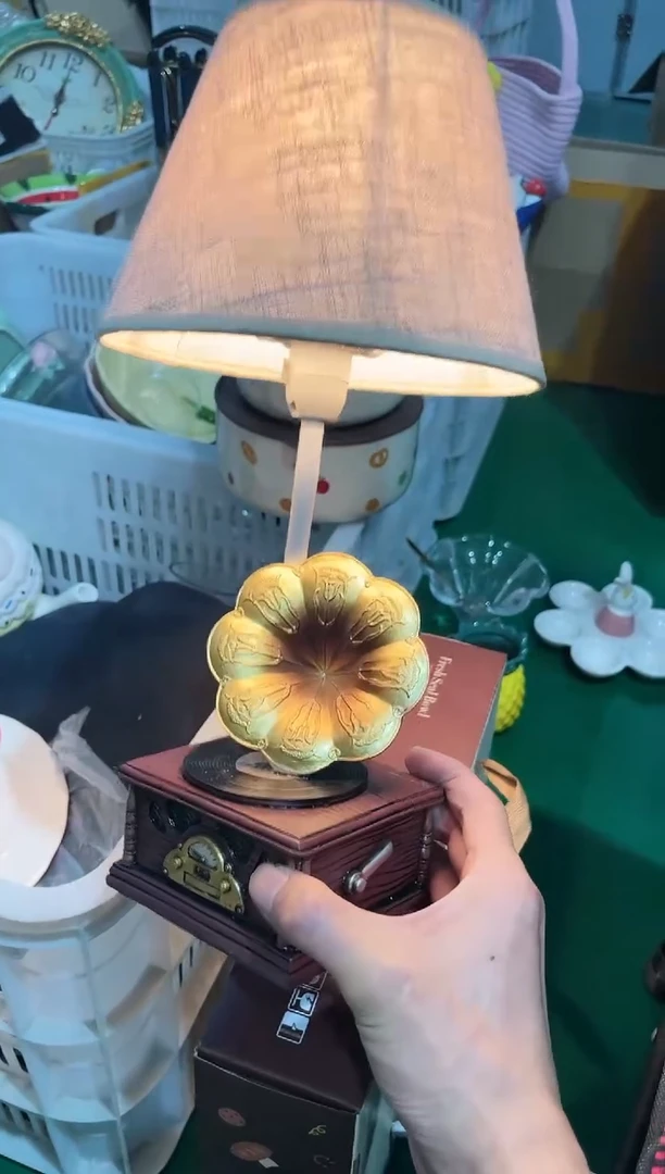 瓷片留声机台灯 福利款，质量好，数量不多，拼手速